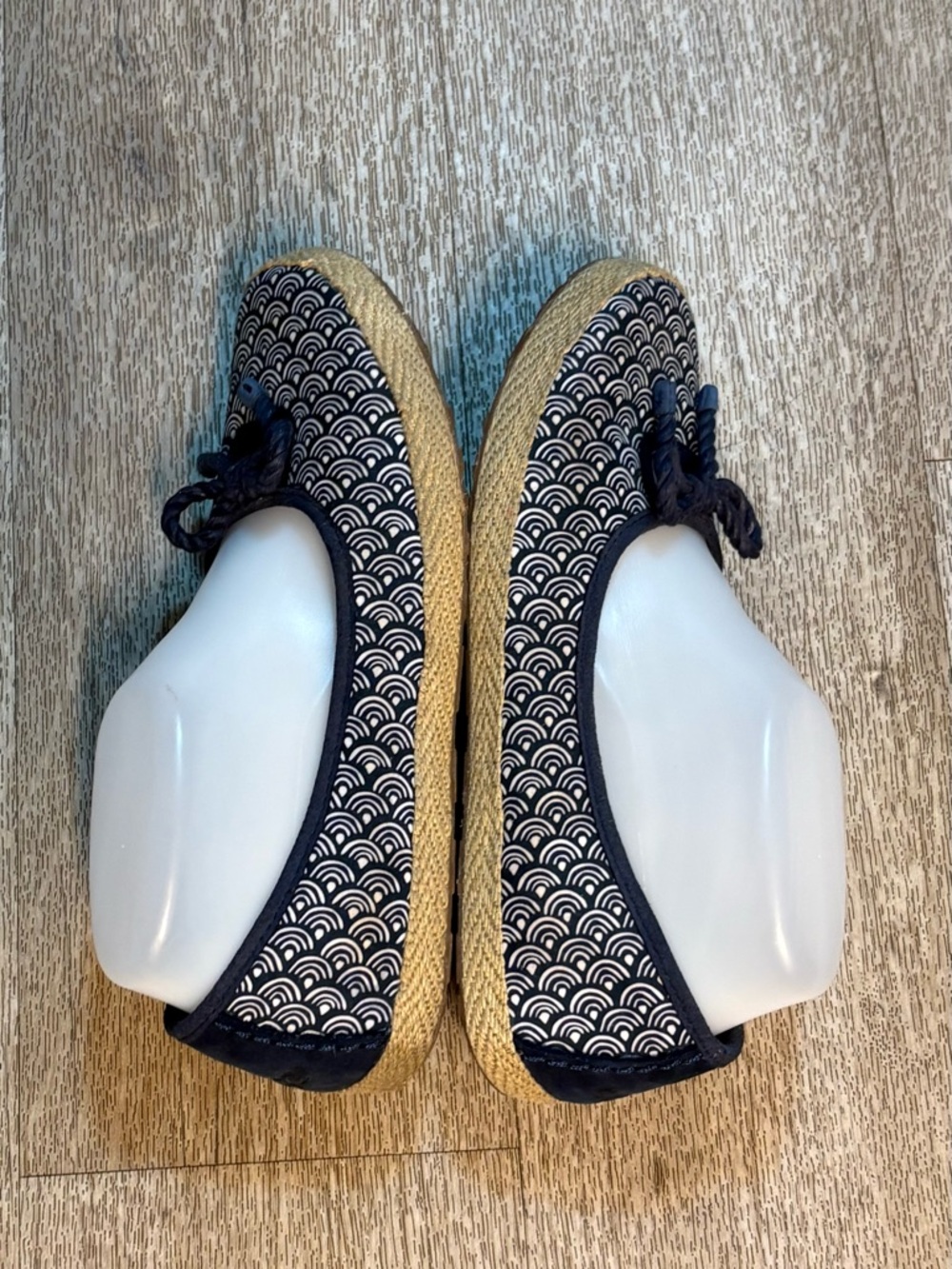 UGG NAVY BLUE ESPADRILLE FLATS SIZE 8 - Picture 4 of 8